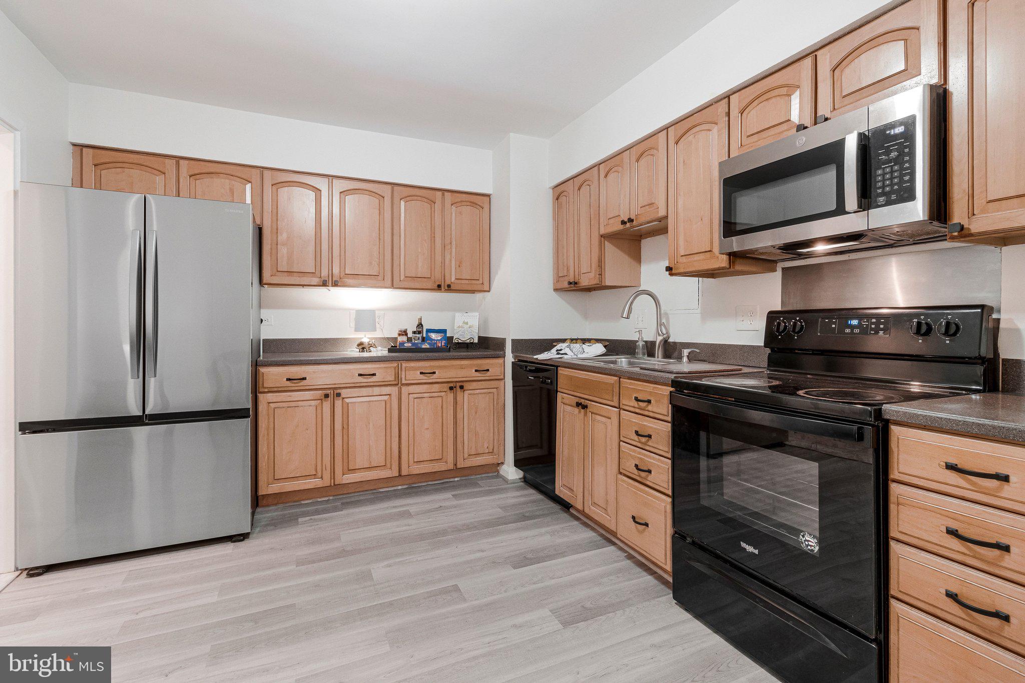 3713 S GEORGE MASON DRIVE T5W