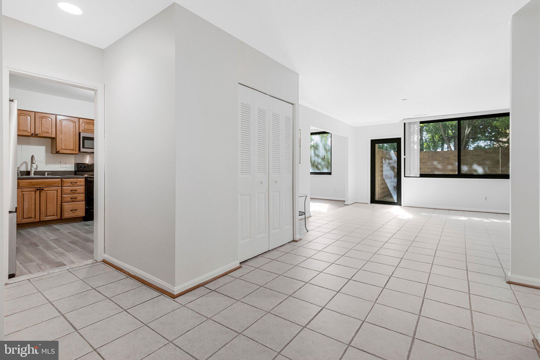 3713 S GEORGE MASON DRIVE T5W