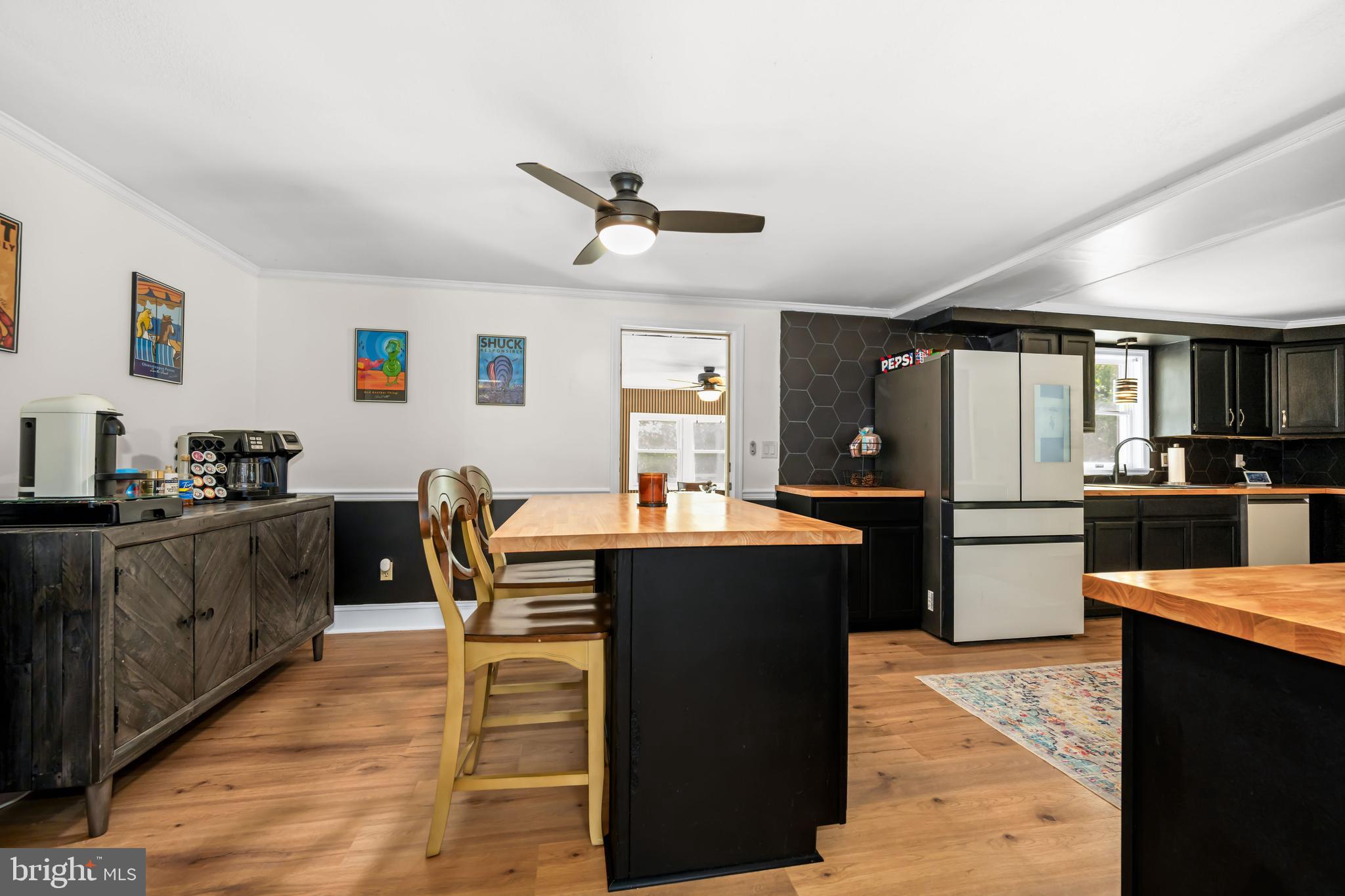 BROAD NECK - Residential