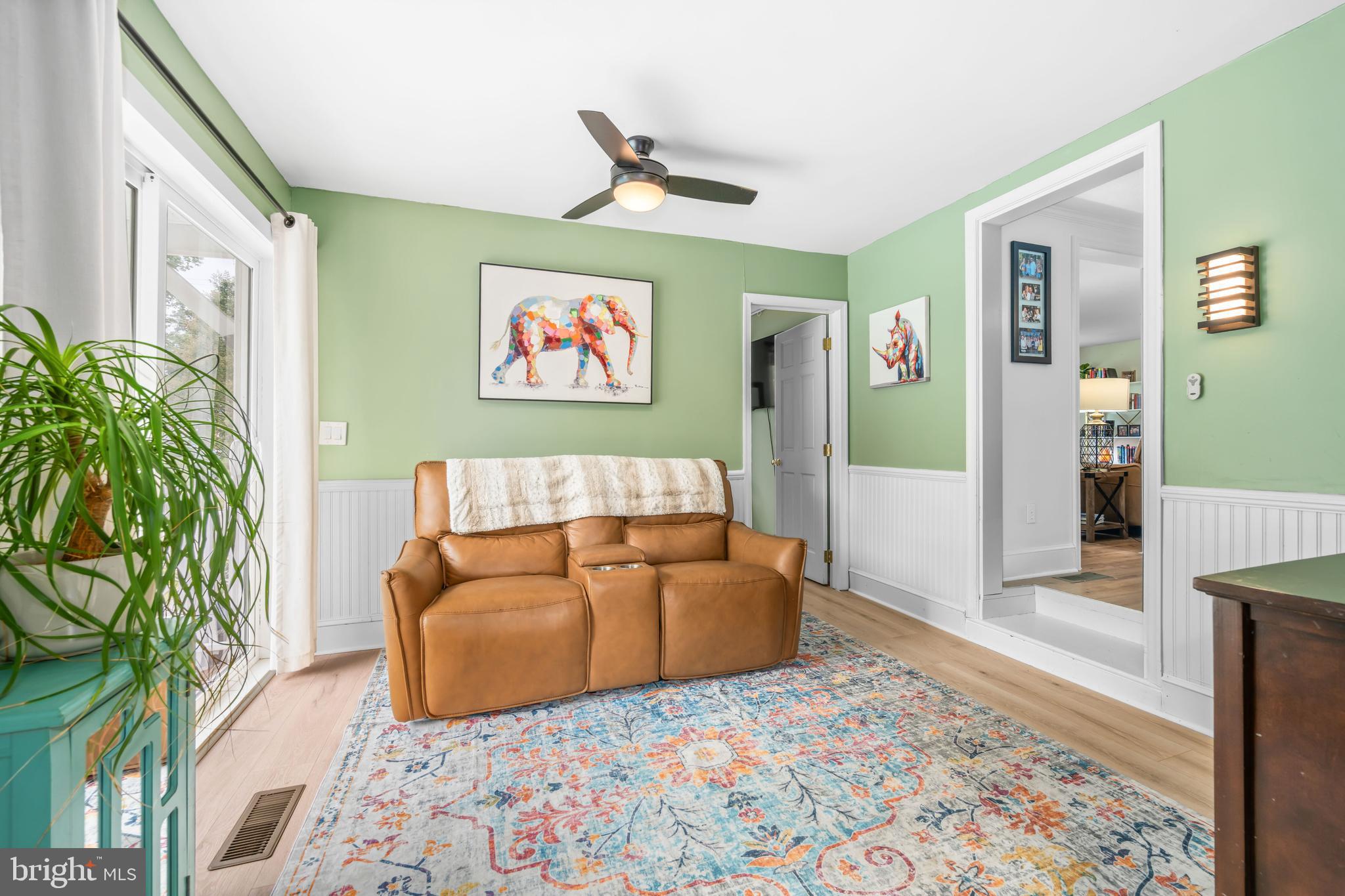 BROAD NECK - Residential