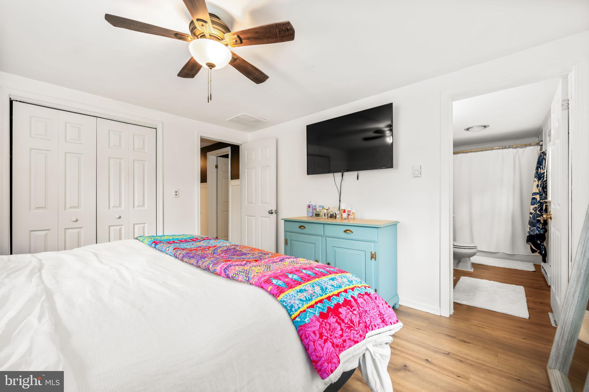 BROAD NECK - Residential