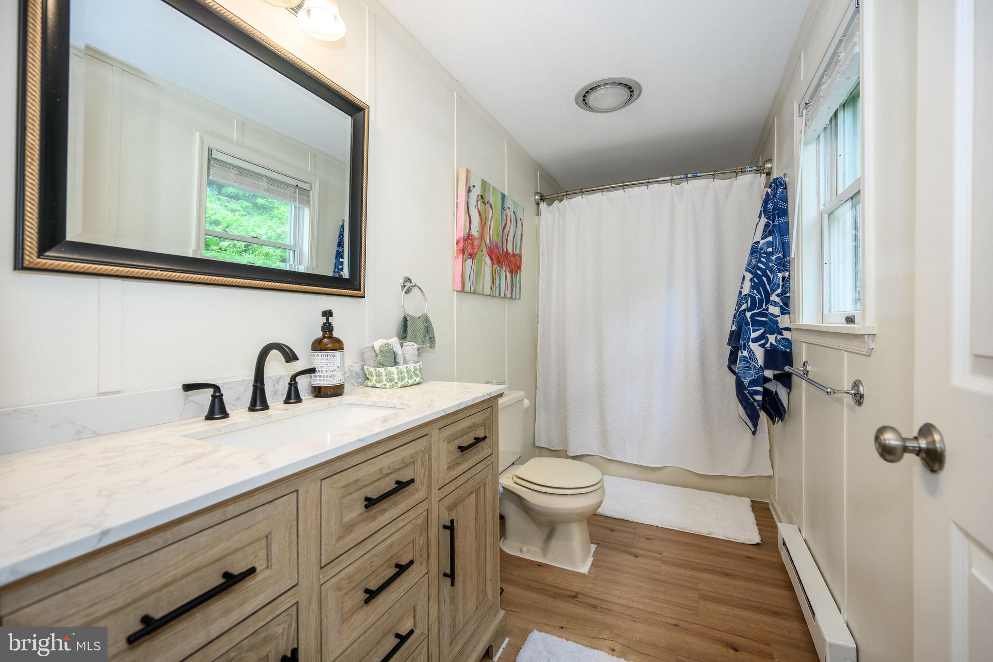 BROAD NECK - Residential