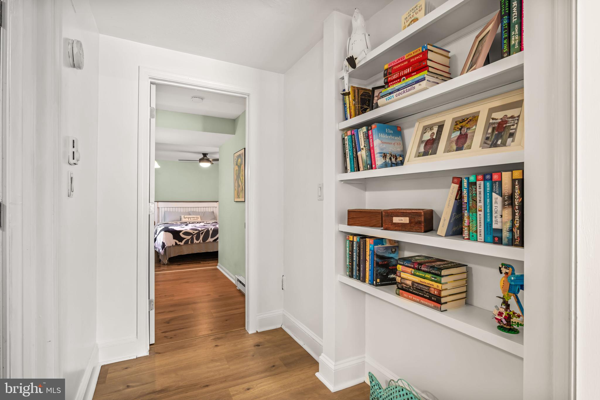 BROAD NECK - Residential