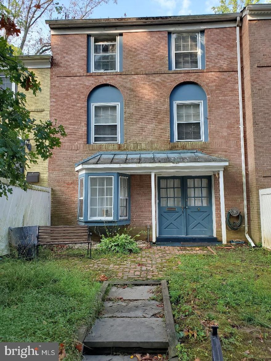 Excellent opportunity to own property in a very tranquil, forested  setting in Alexandria. Close access to Fort Belvoir, Mount Vernon, and a short ride to the Huntington Metro station. Perfect investment opportunity or for your own enjoyment.