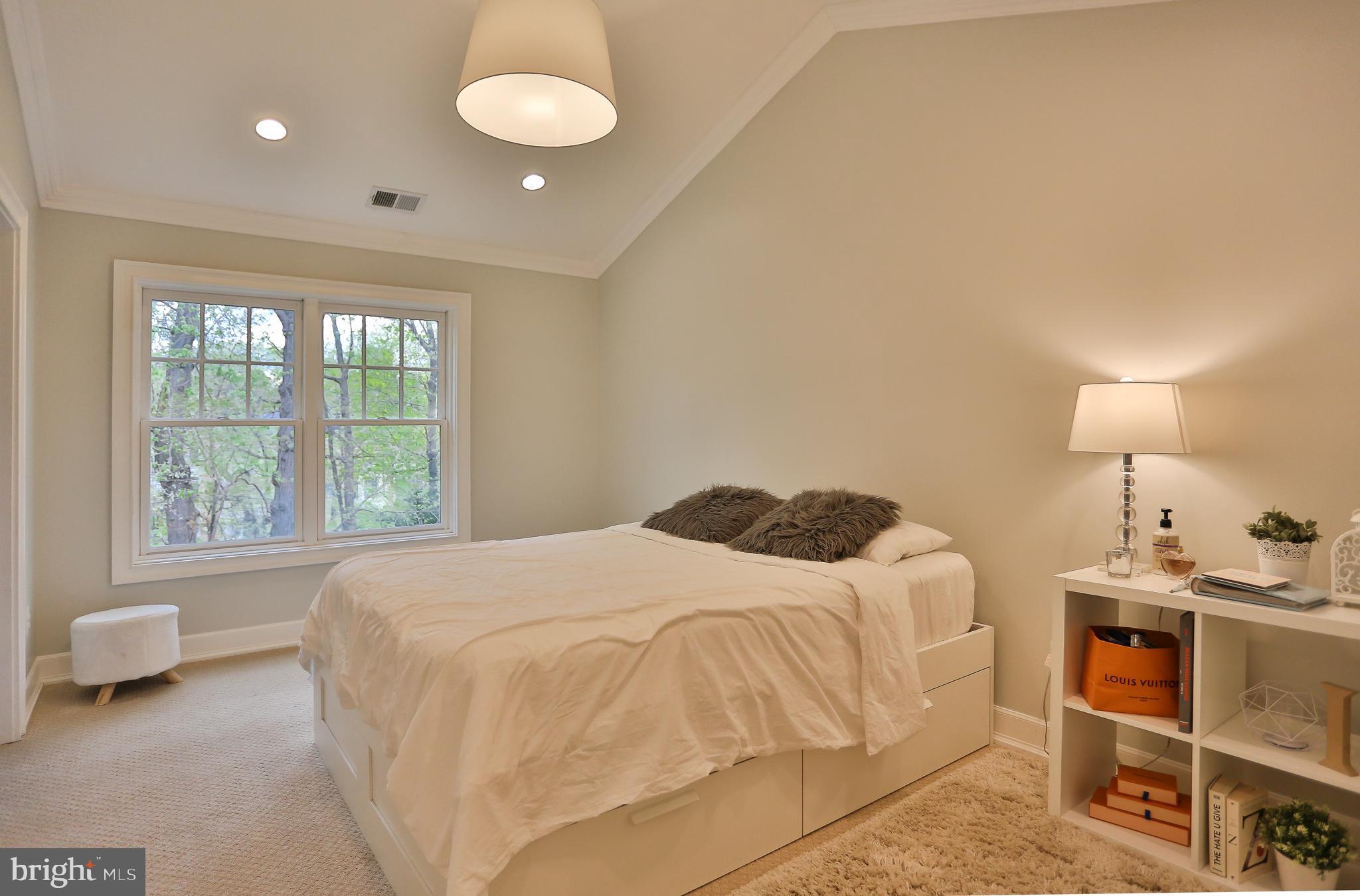 CHESTERBROOK - Residential