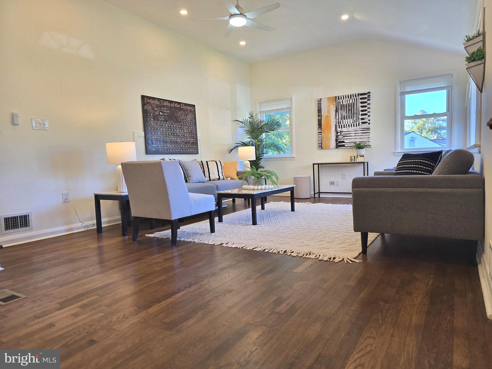 LOCH HILL - Residential