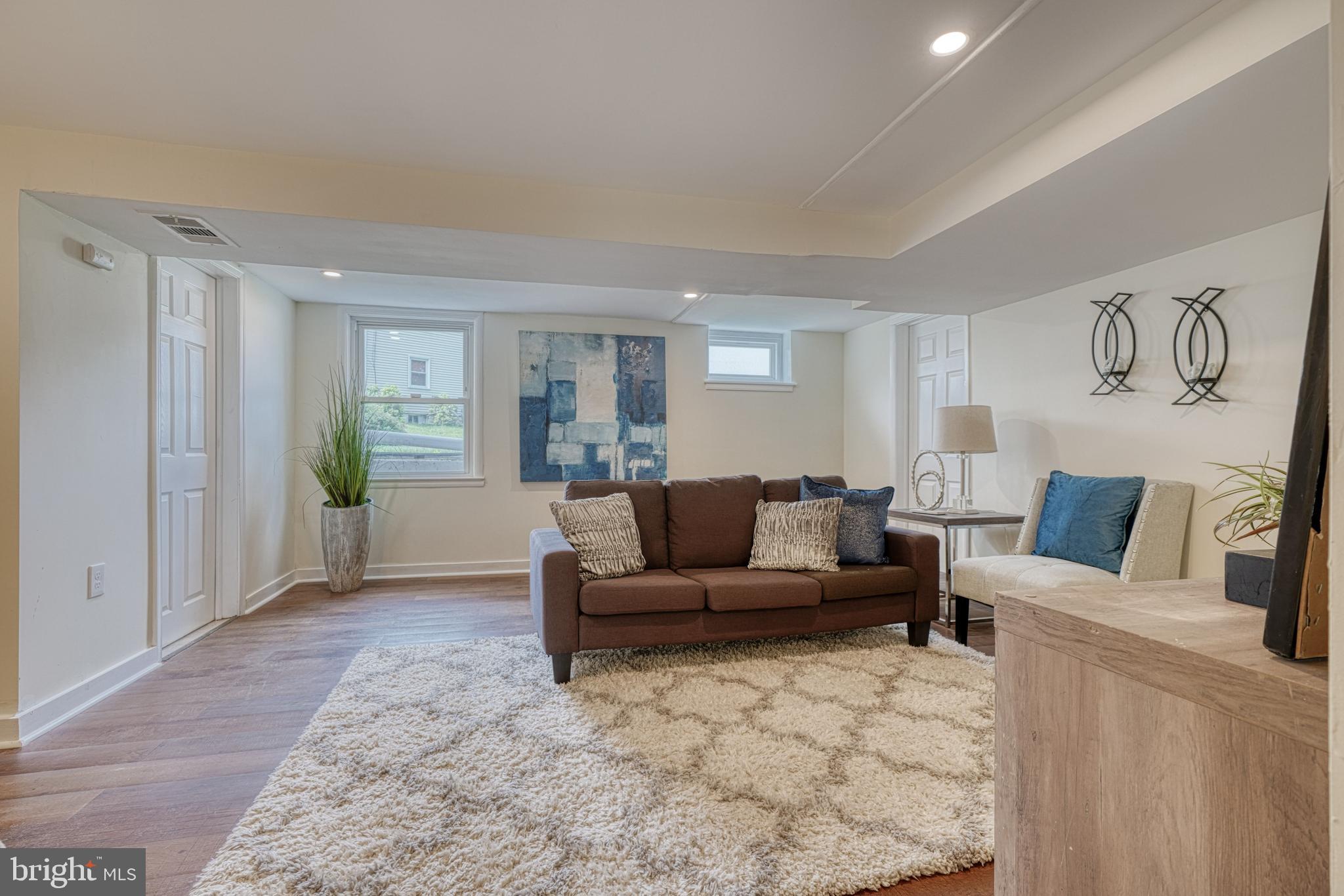 LOCH HILL - Residential