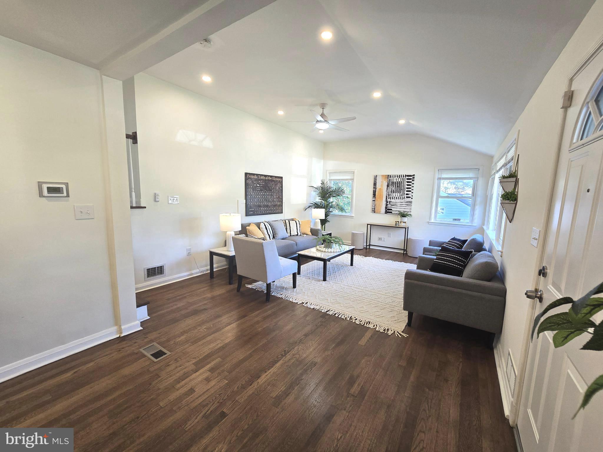 LOCH HILL - Residential