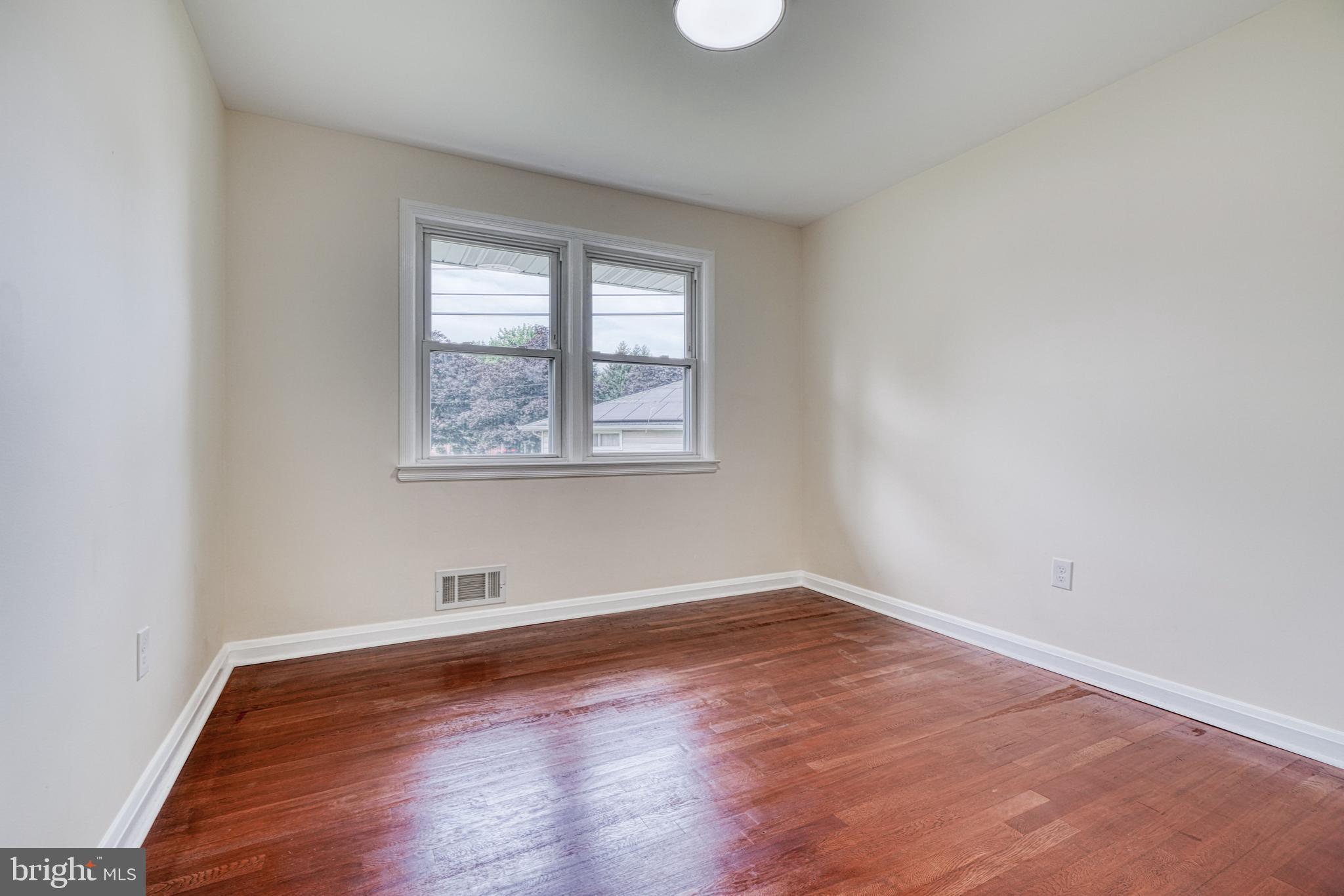 LOCH HILL - Residential