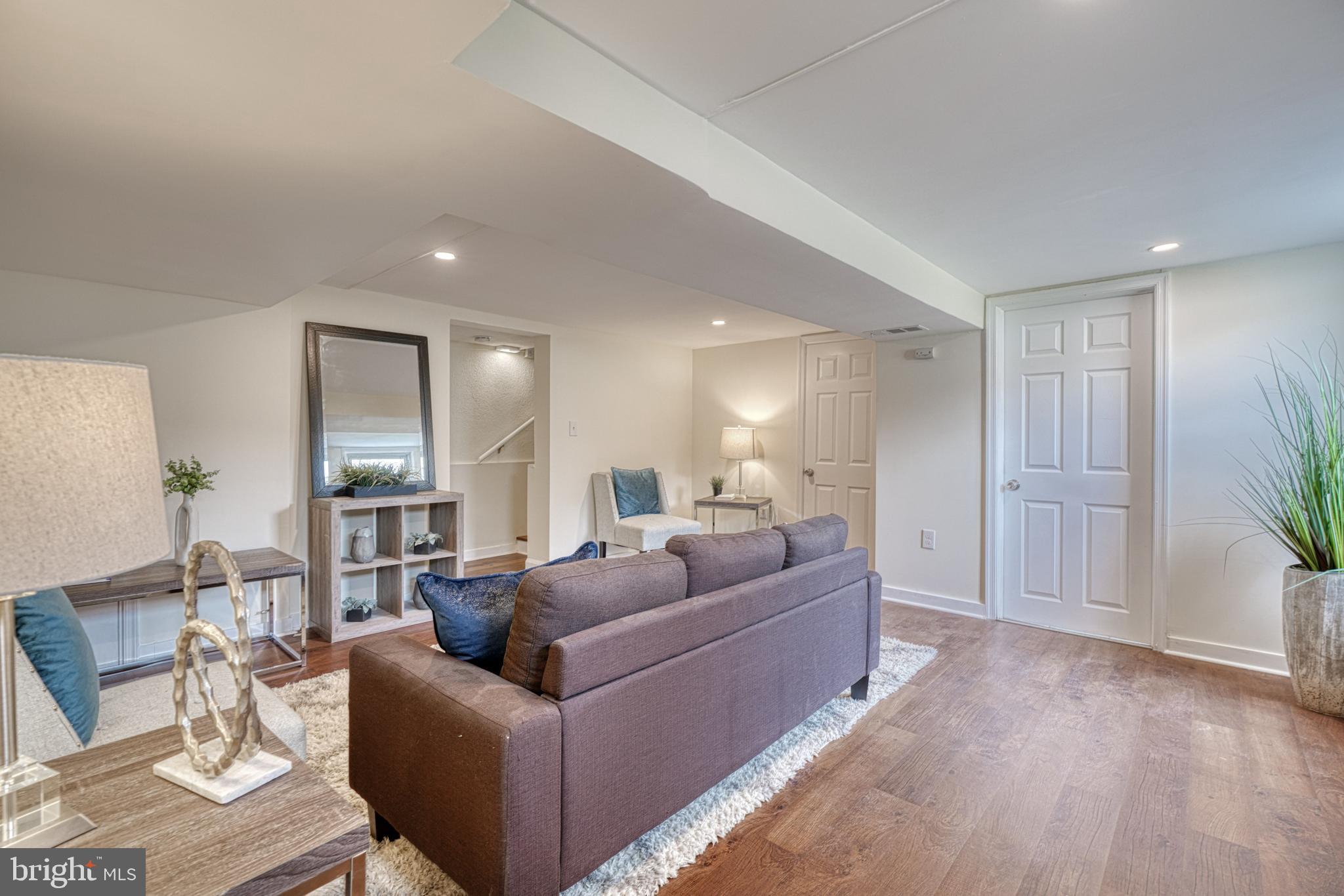 LOCH HILL - Residential