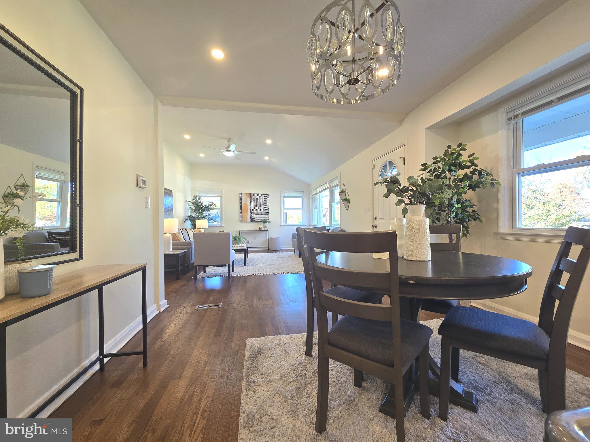 LOCH HILL - Residential