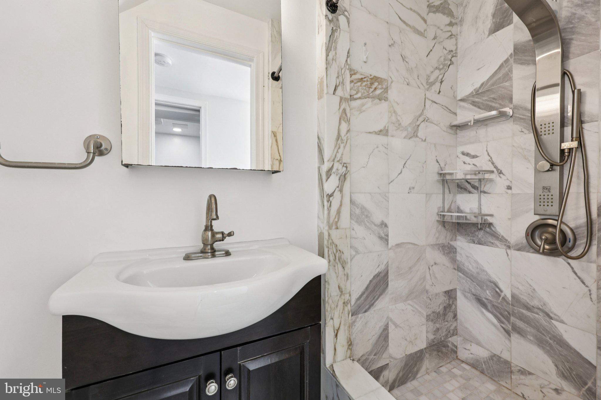 SUGARLAND RUN - Residential