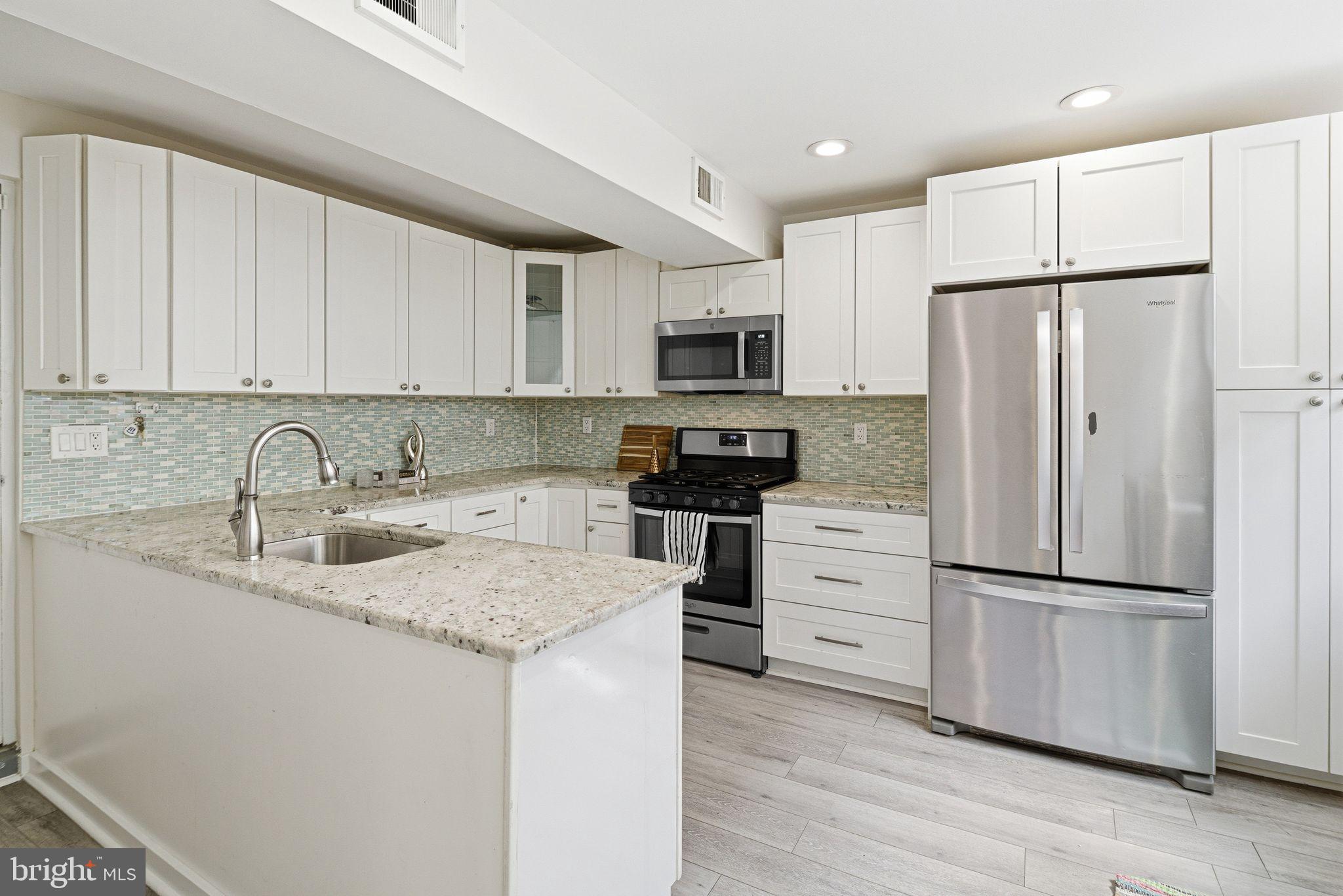 WASHINGTON SQ WEST - Residential