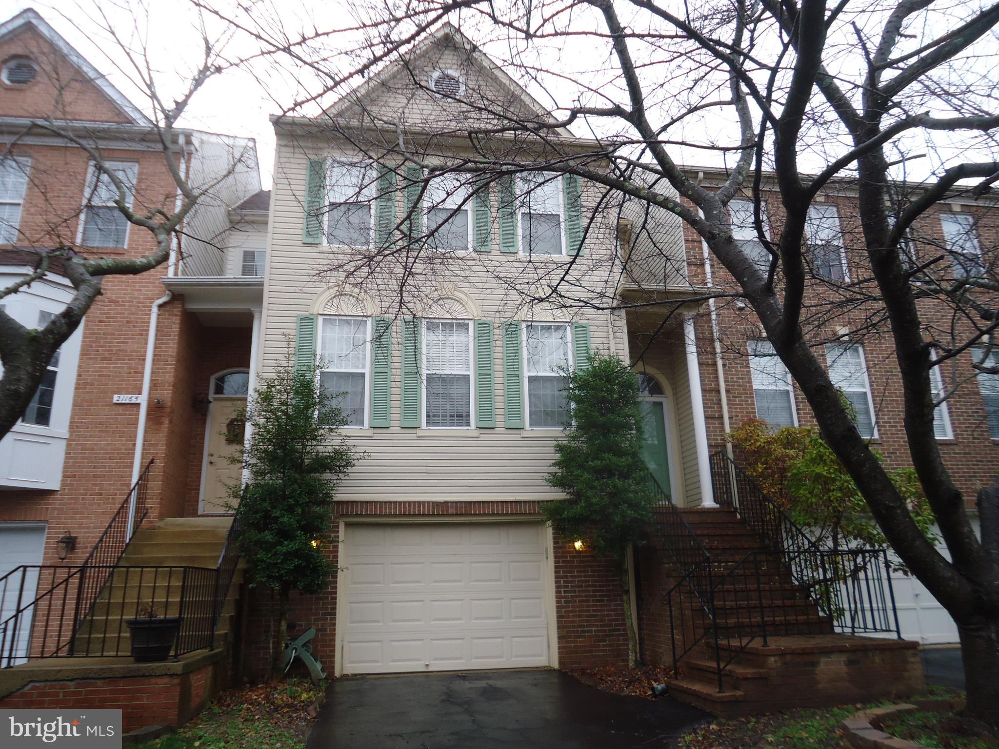 POTOMAC HUNT - Residential