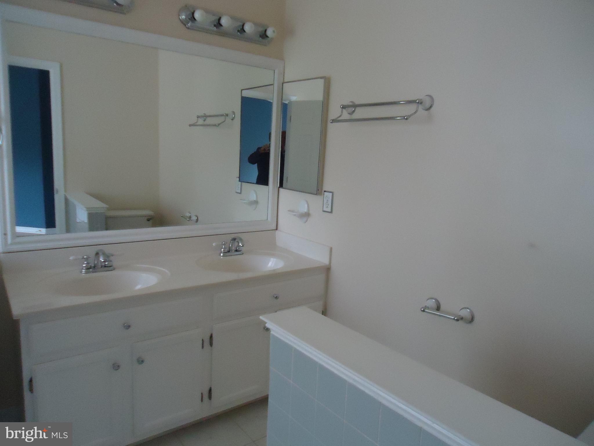 POTOMAC HUNT - Residential