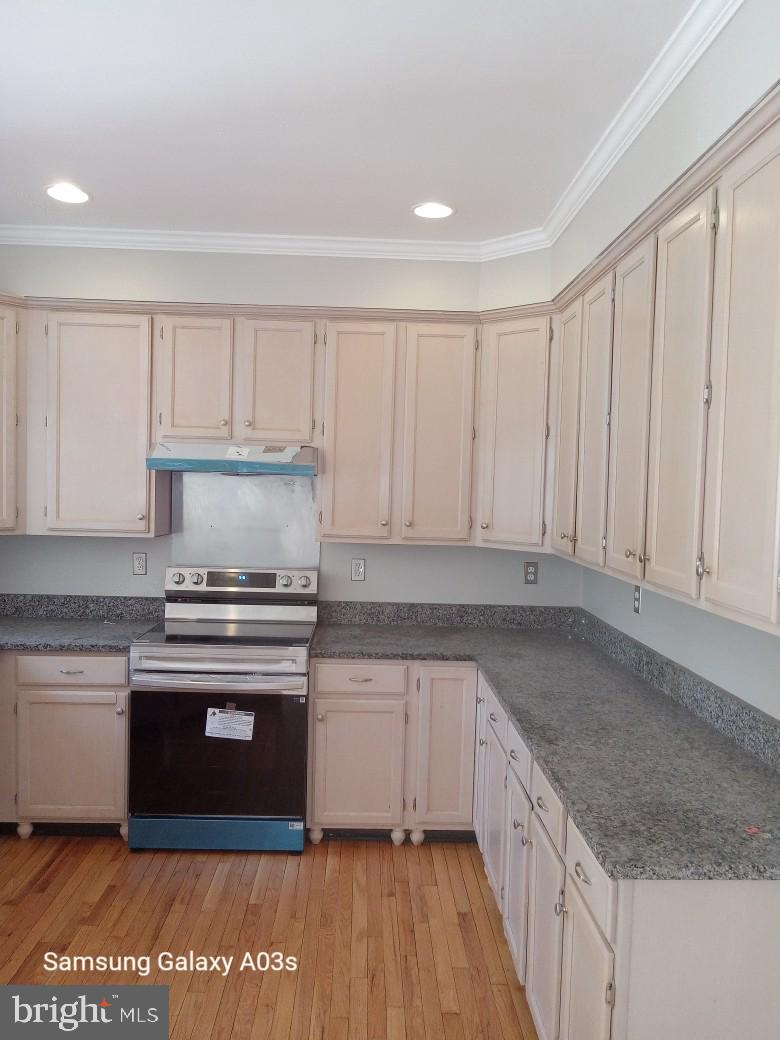 POTOMAC HUNT - Residential