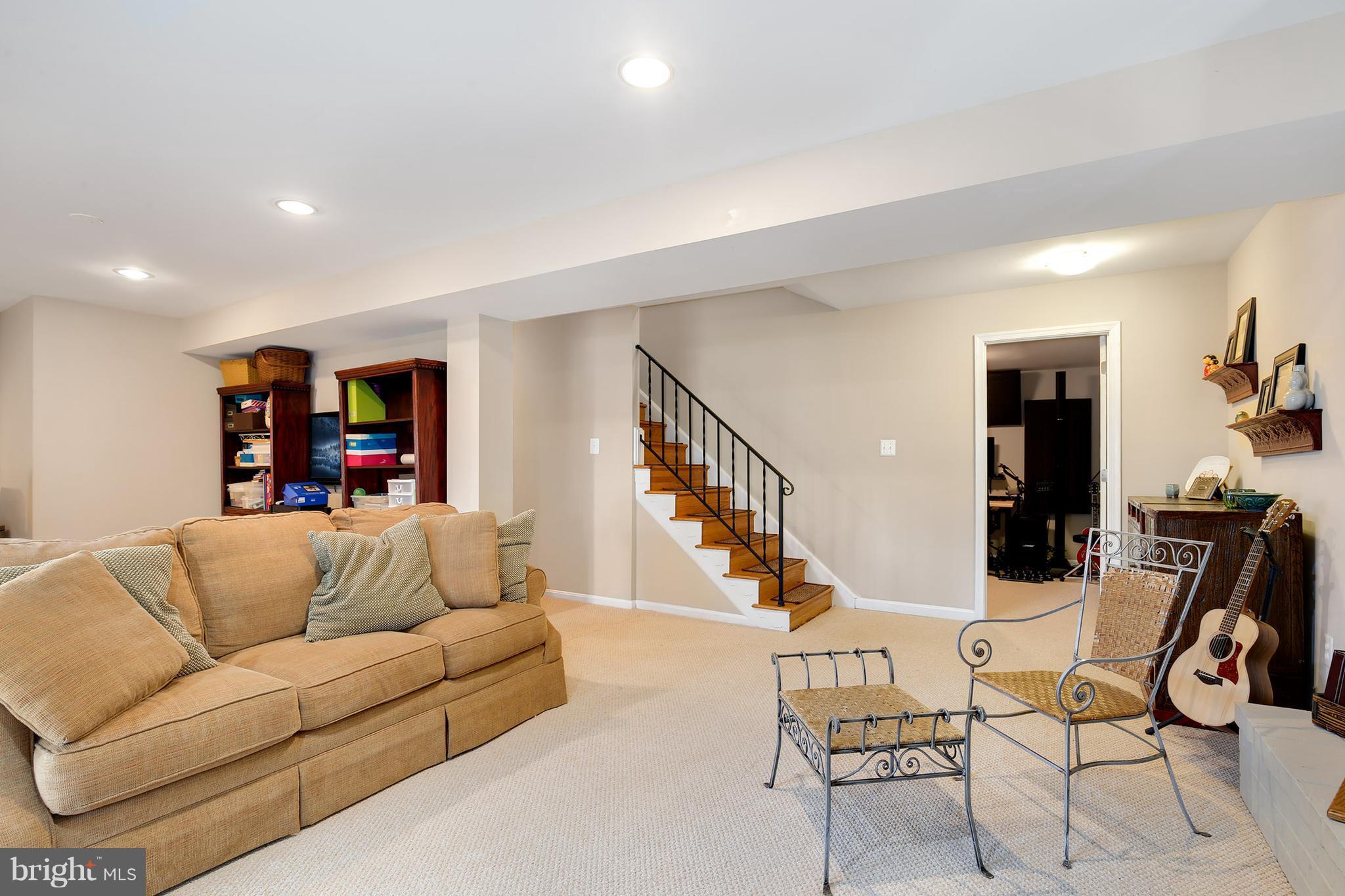 ORANGE HUNT ESTATES - Residential