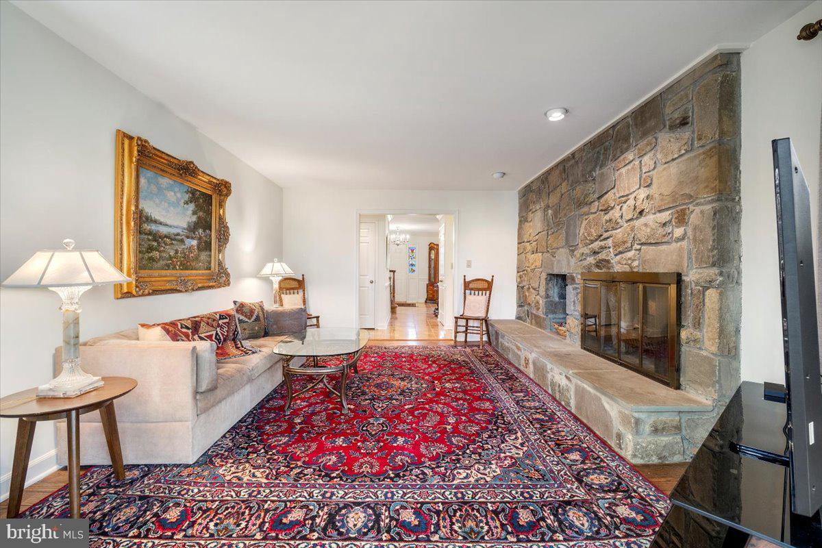 INVERNESS WOODS - Residential