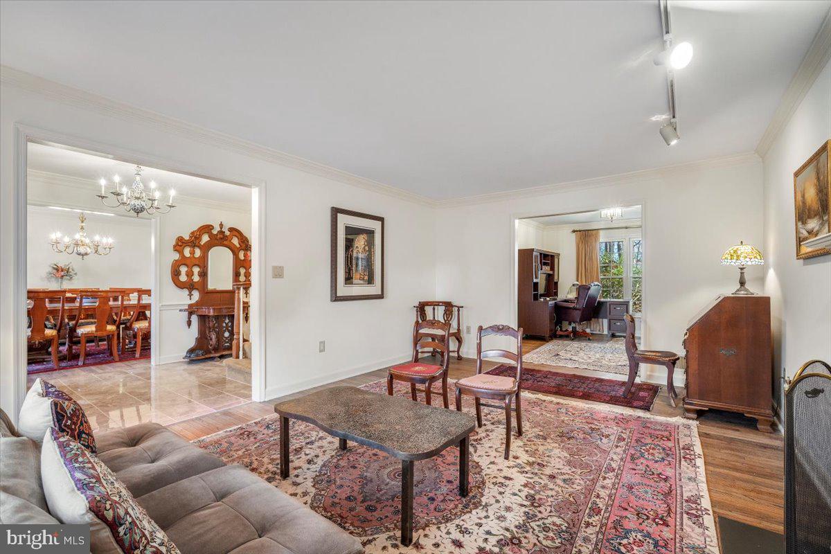 INVERNESS WOODS - Residential