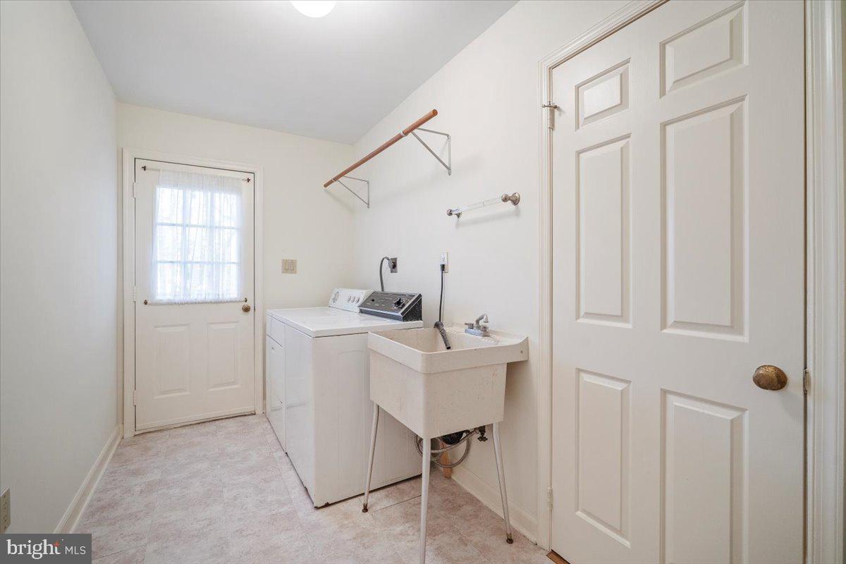 INVERNESS WOODS - Residential