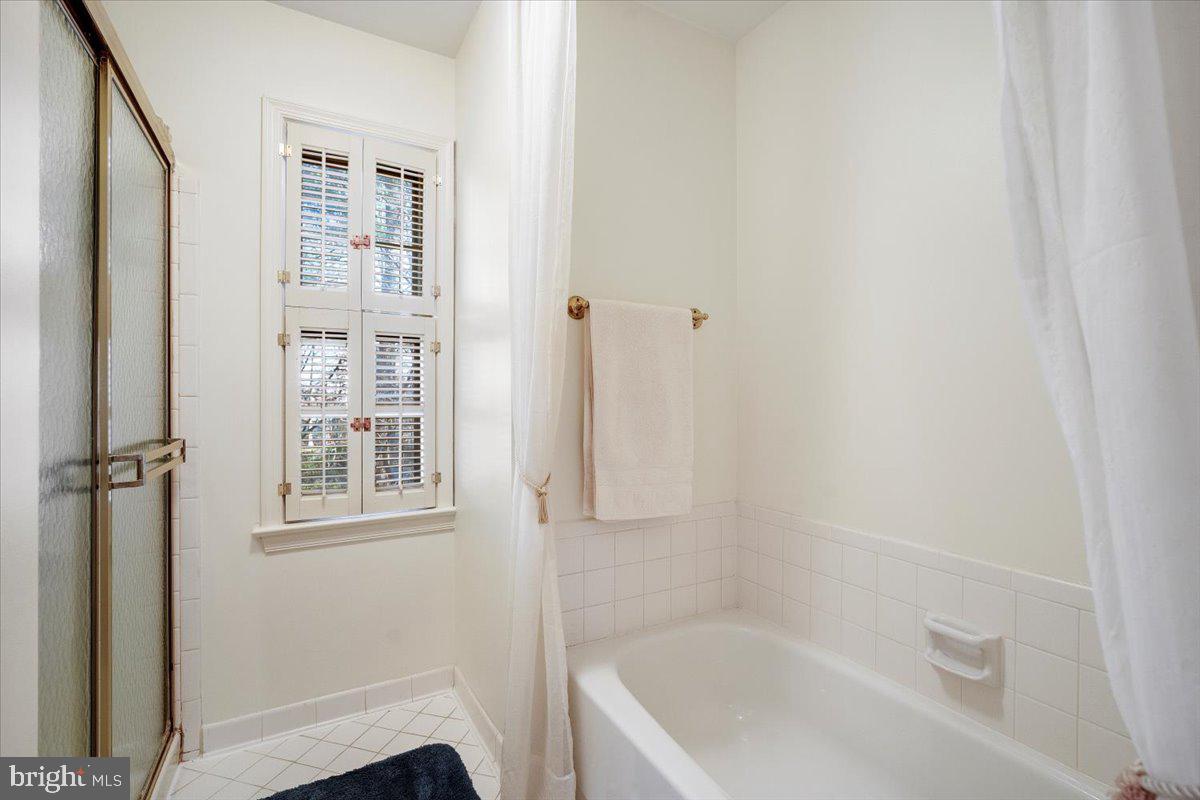 INVERNESS WOODS - Residential