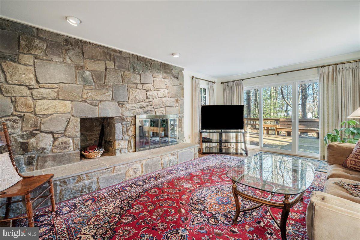 INVERNESS WOODS - Residential