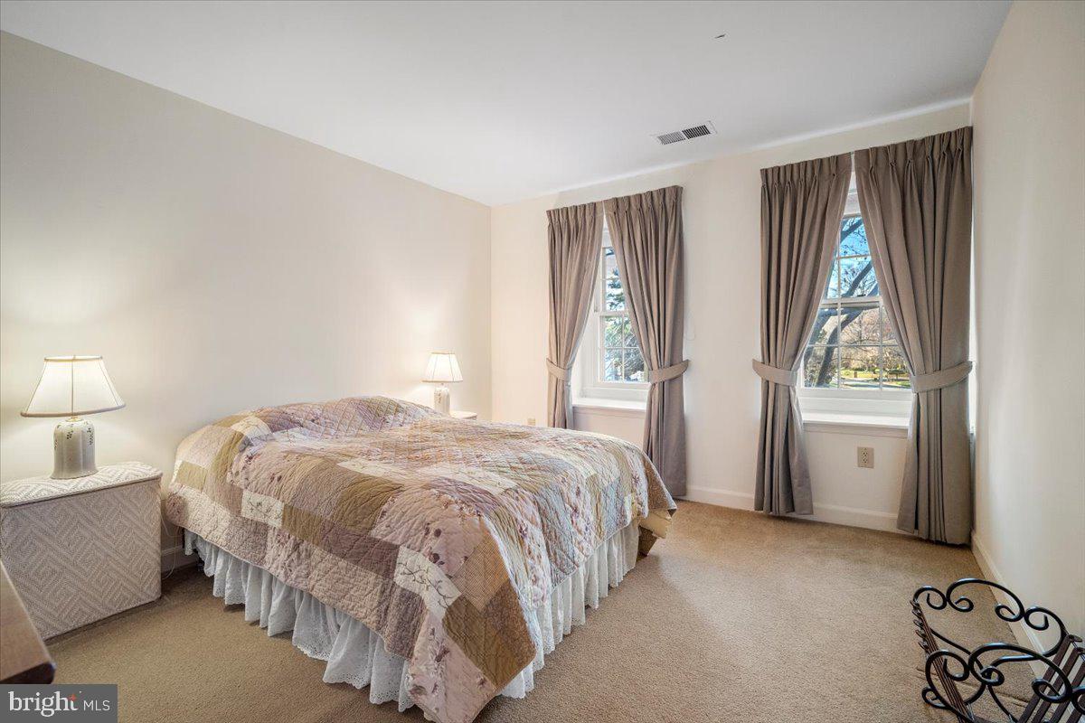 INVERNESS WOODS - Residential