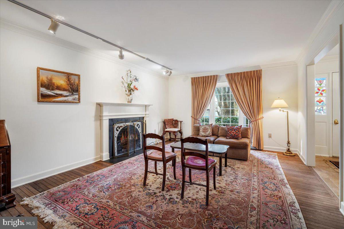 INVERNESS WOODS - Residential