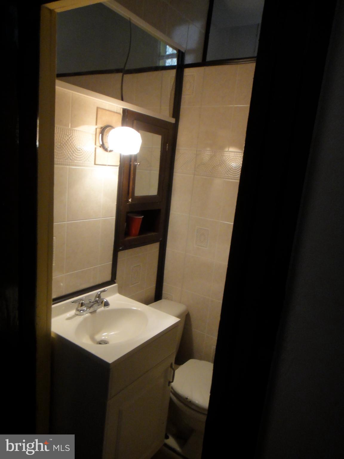 CHARLES VILLAGE - Residential Lease