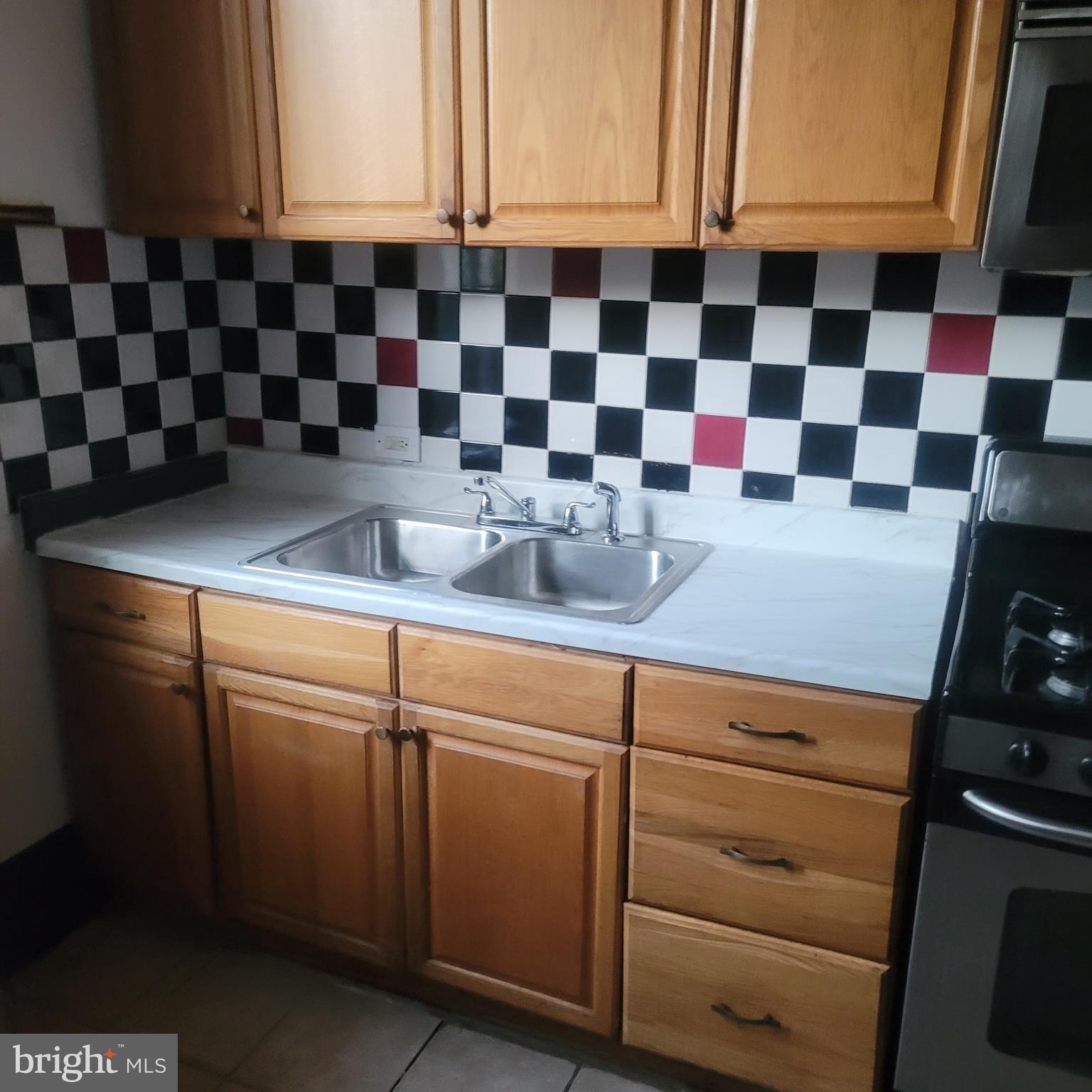 CHARLES VILLAGE - Residential Lease