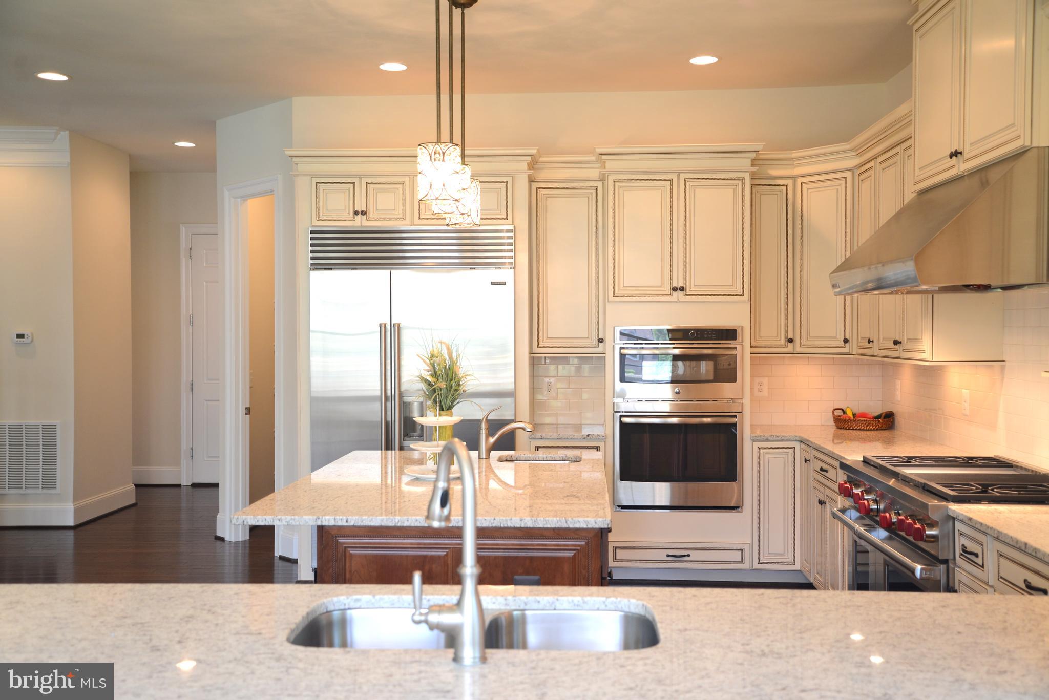BROYHILLS MCLEAN ESTATES - Residential