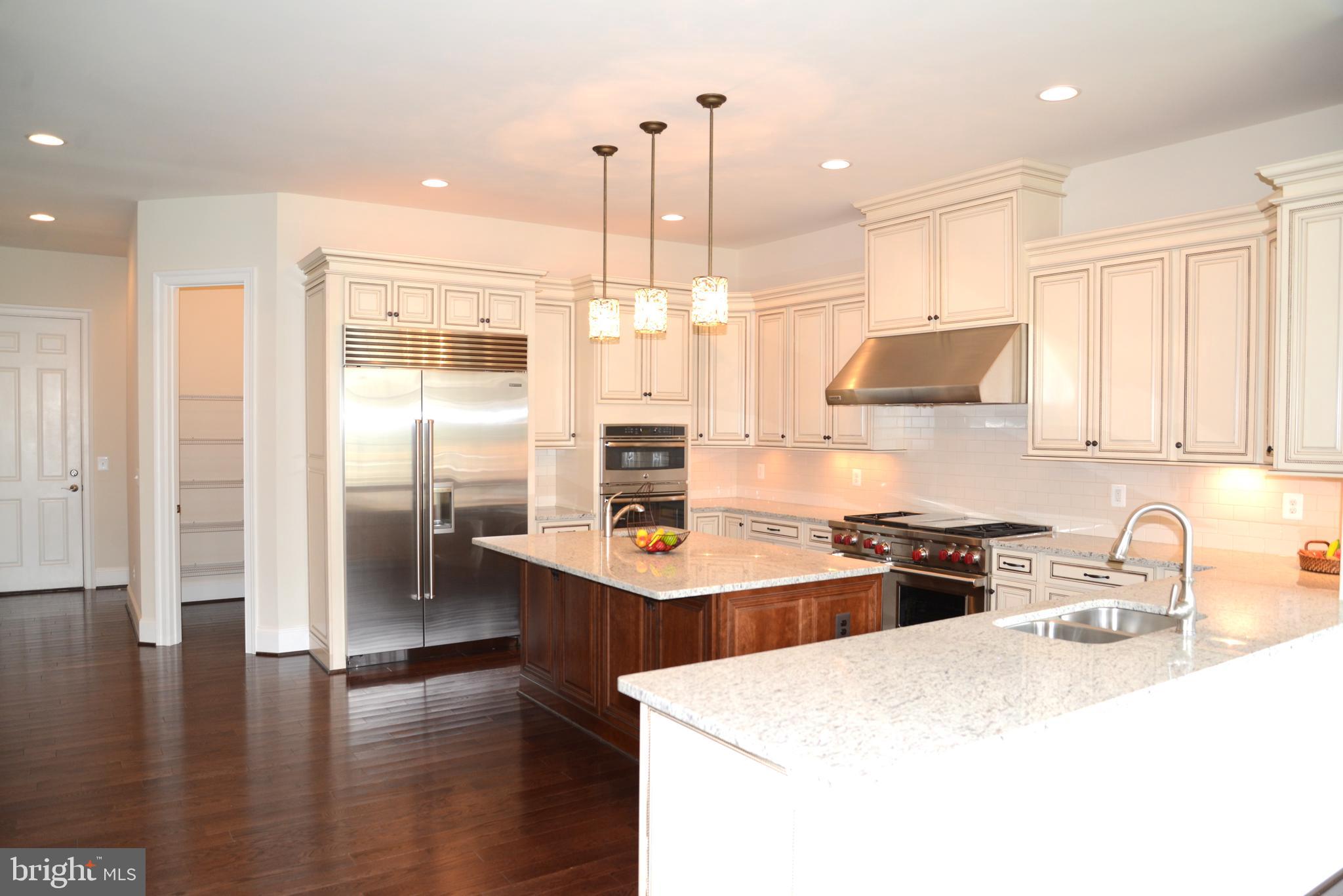 BROYHILLS MCLEAN ESTATES - Residential