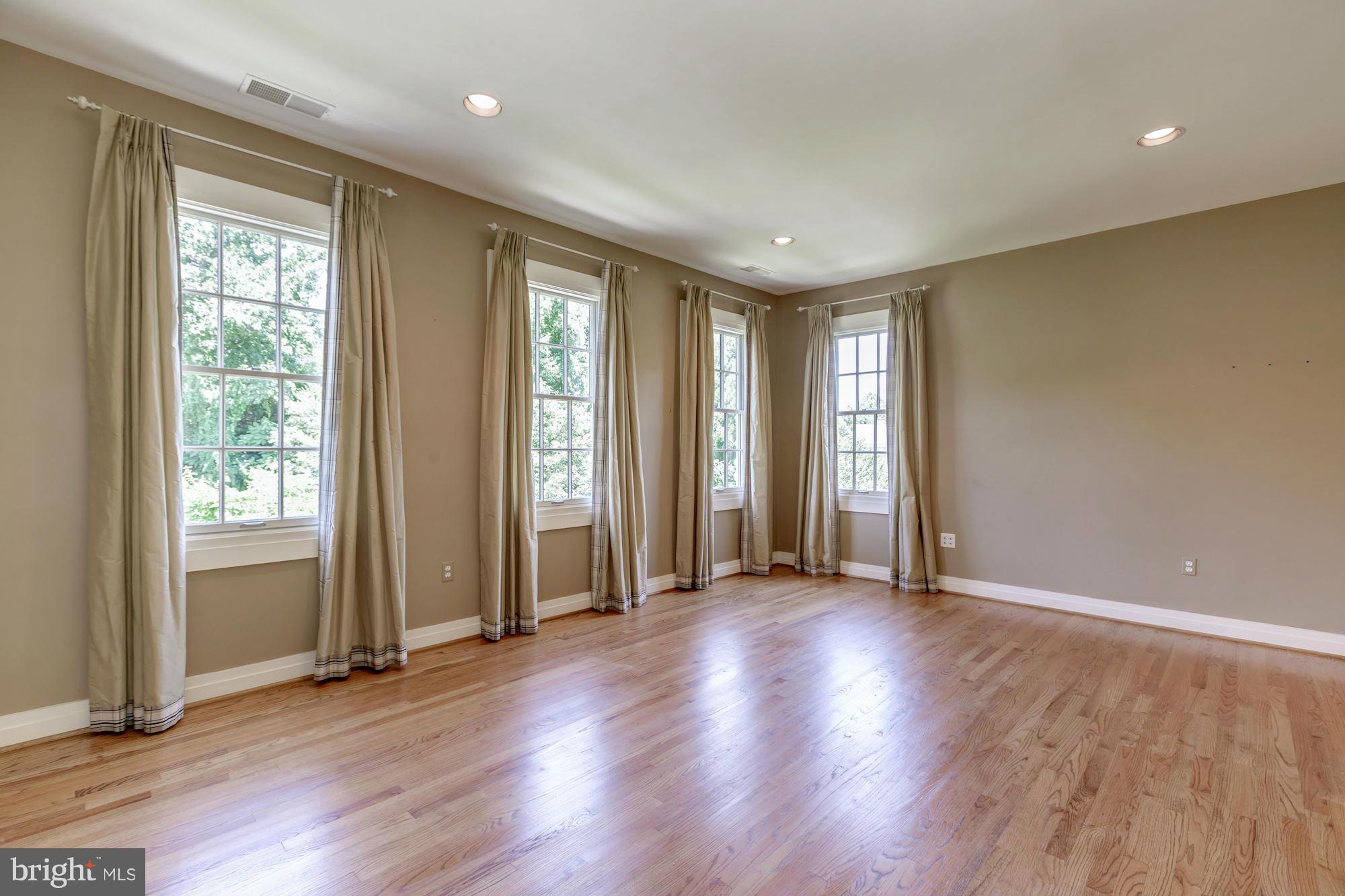 BRYAN POND - Residential