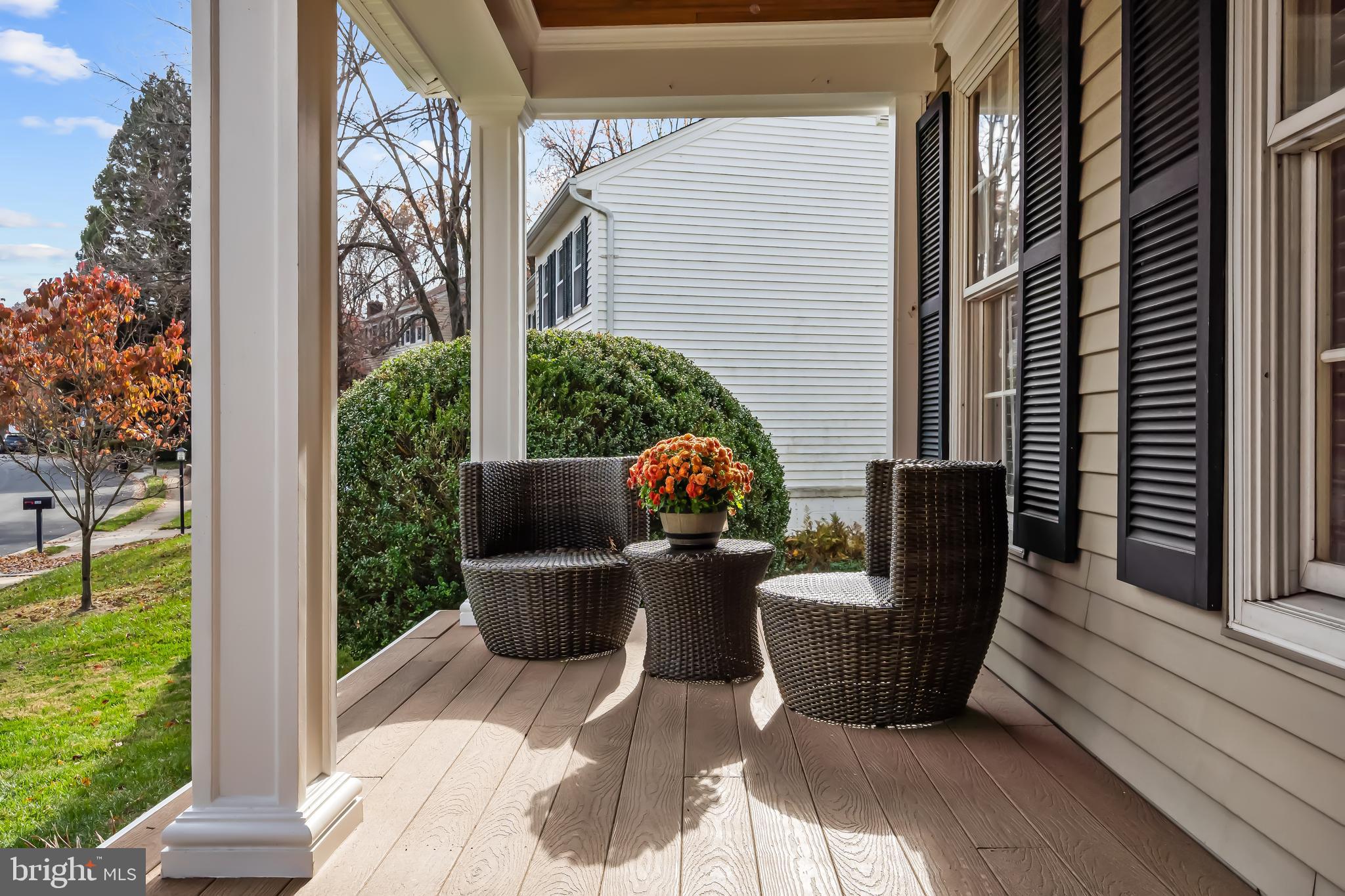 9516 WALLINGFORD DRIVE