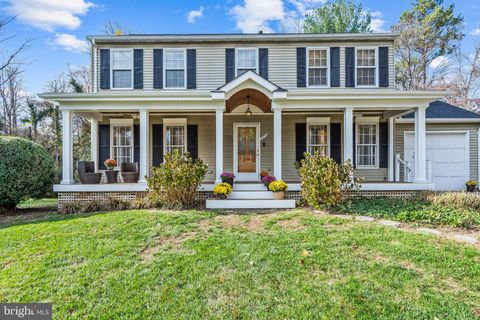 Photo of 9516 Wallingford Drive, BURKE, VA 22015 (MLS # VAFX2289730)