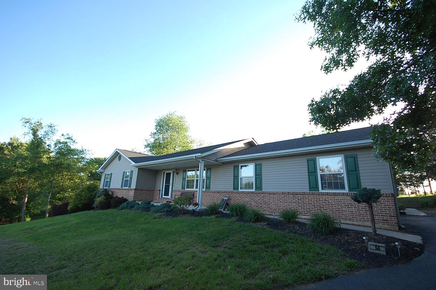 WHISPERING FALLS - Residential