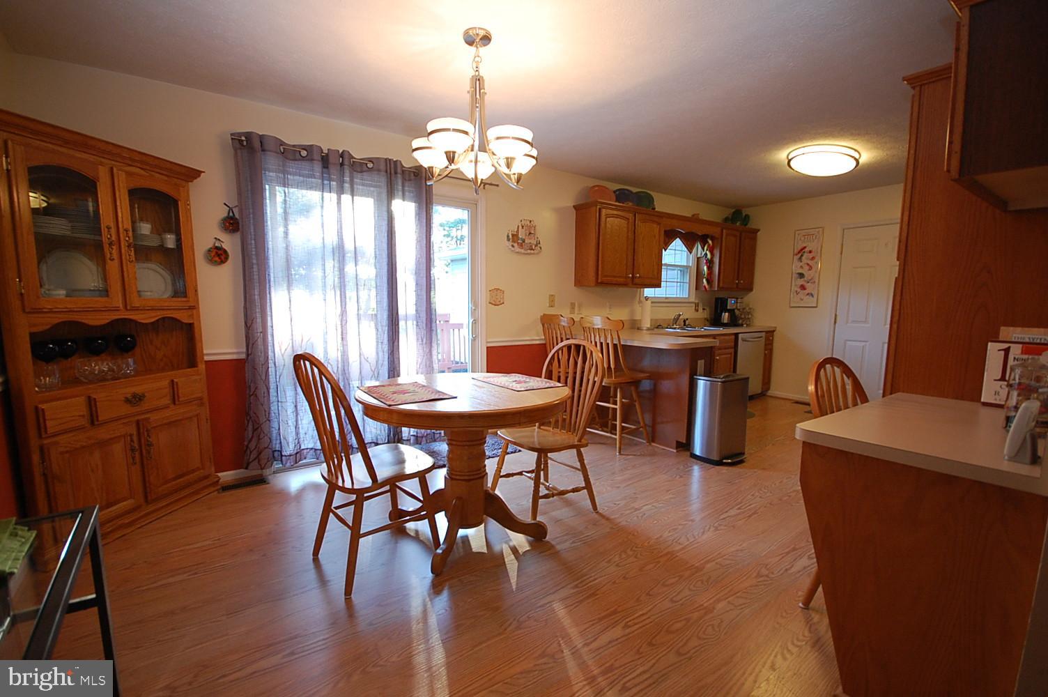 WHISPERING FALLS - Residential