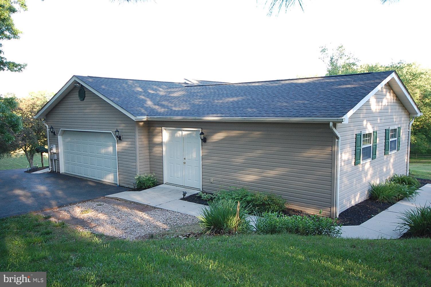 WHISPERING FALLS - Residential