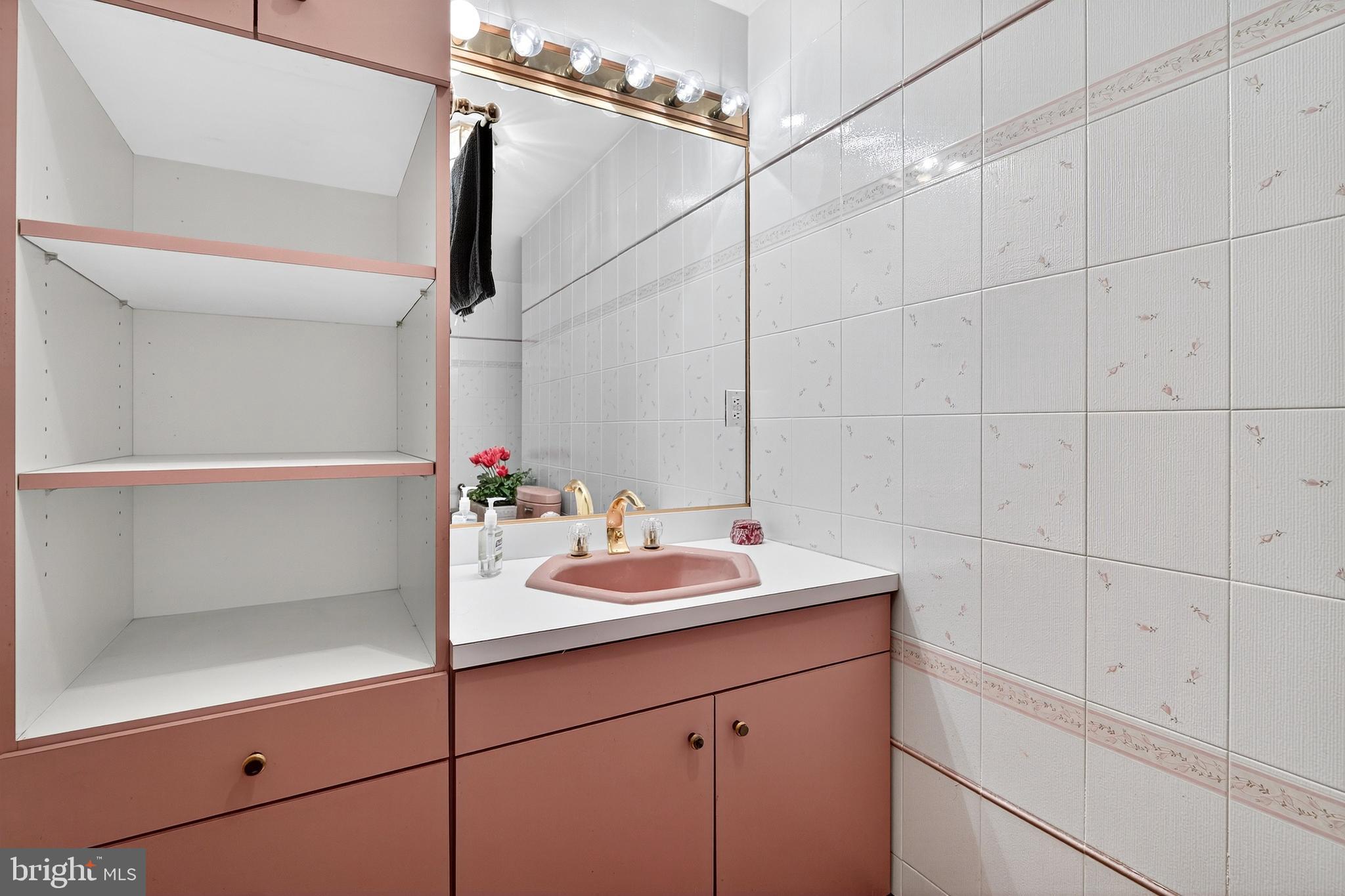 ROSEDALE ACRES - Residential