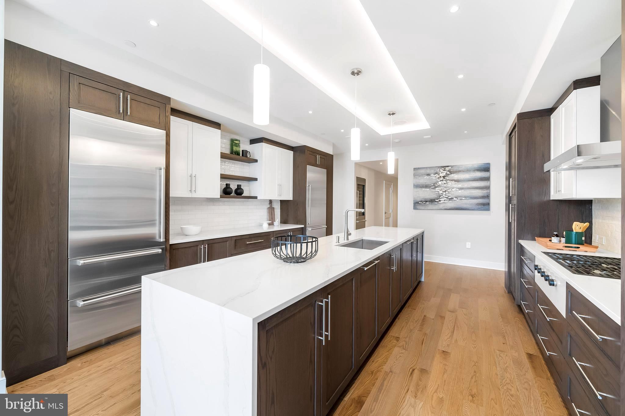 LOGAN SQUARE - Residential