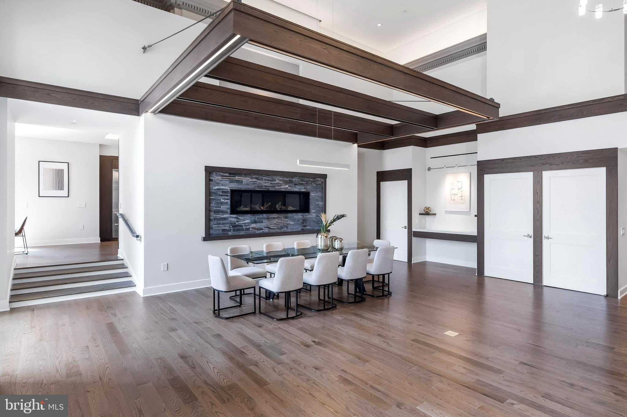 LOGAN SQUARE - Residential
