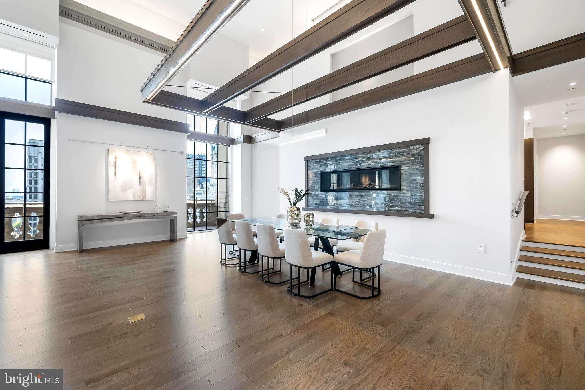 LOGAN SQUARE - Residential