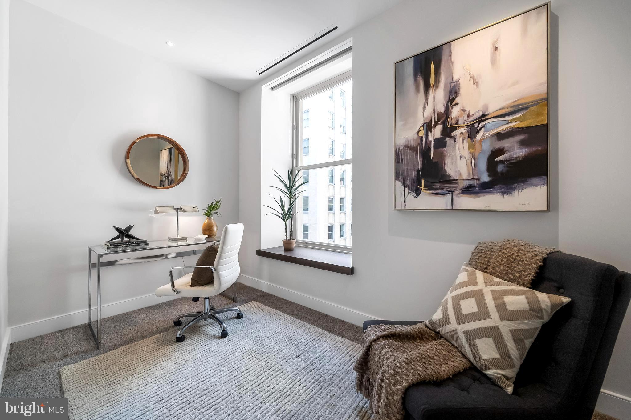 LOGAN SQUARE - Residential