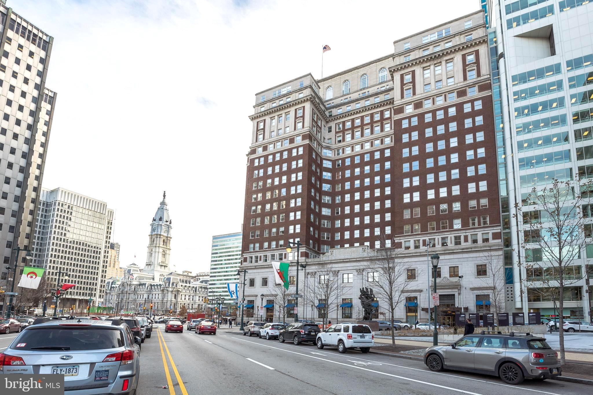 LOGAN SQUARE - Residential