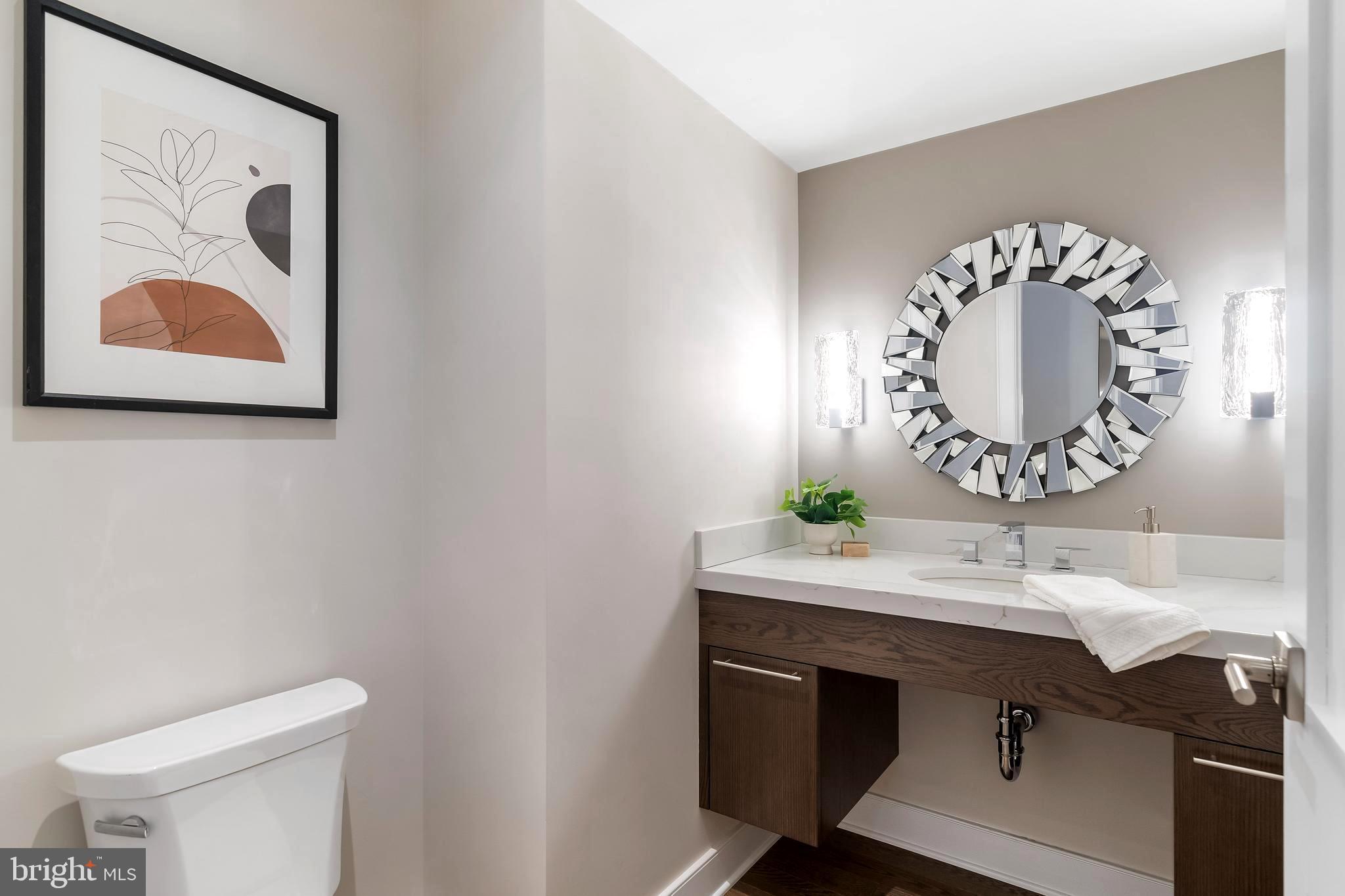 LOGAN SQUARE - Residential