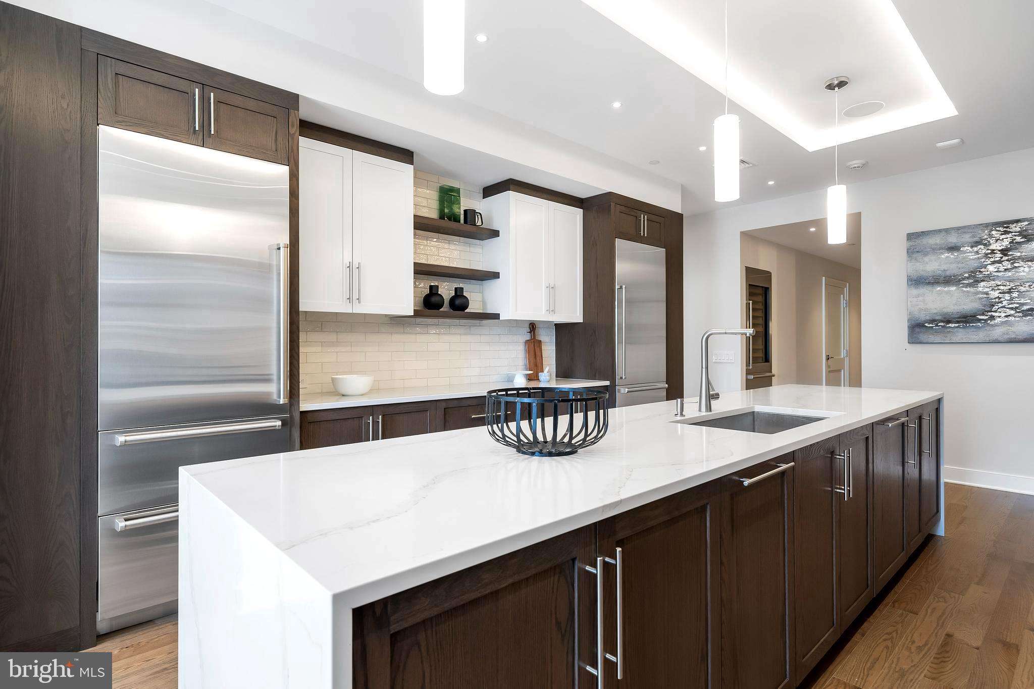 LOGAN SQUARE - Residential