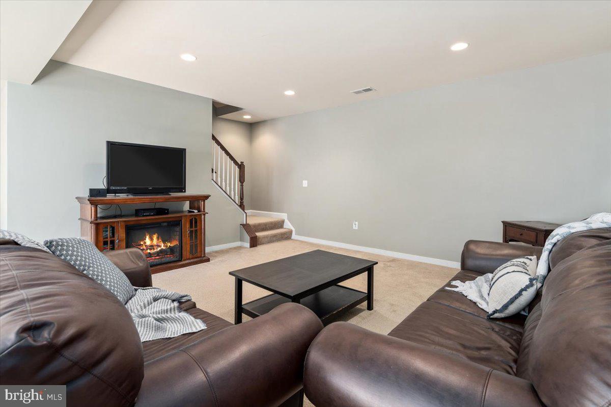 HILLS OF AQUIA - Residential