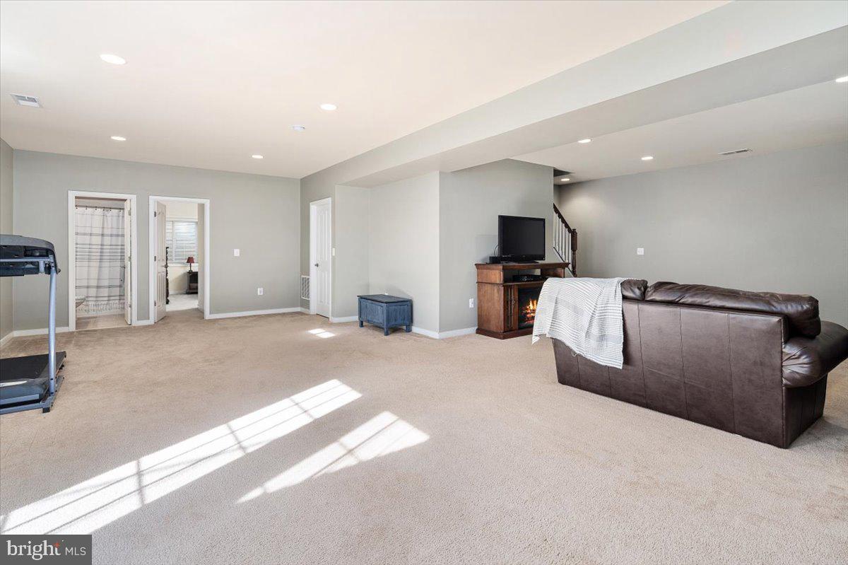 HILLS OF AQUIA - Residential