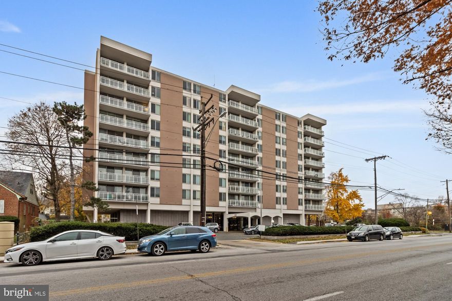 Welcome Home, To This Beautiful Fourth Floor condo that offers incredible skyline views of Baltimore.   Embrace the perks of maintenance free living at its BEST, featuring a doorman readily available to assist 24/7.  This Premier condo features two ample sized bedrooms with spacious closet space.  But wait, also included is a den that can be used a flex space that suits your lifestyle!  

Schedule your appointment & prepare yourself to say YES To The Address!  Welcome Home....