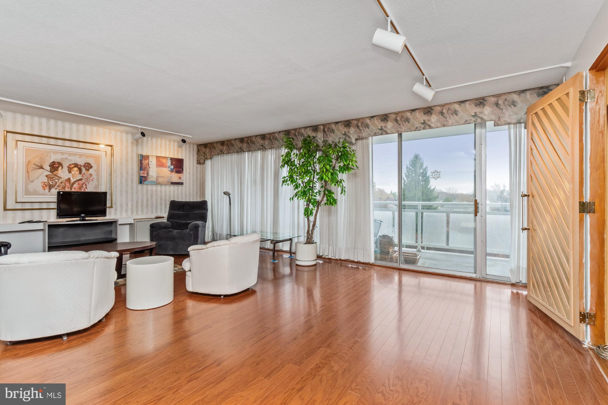 UPPER PARK HEIGHTS - Residential